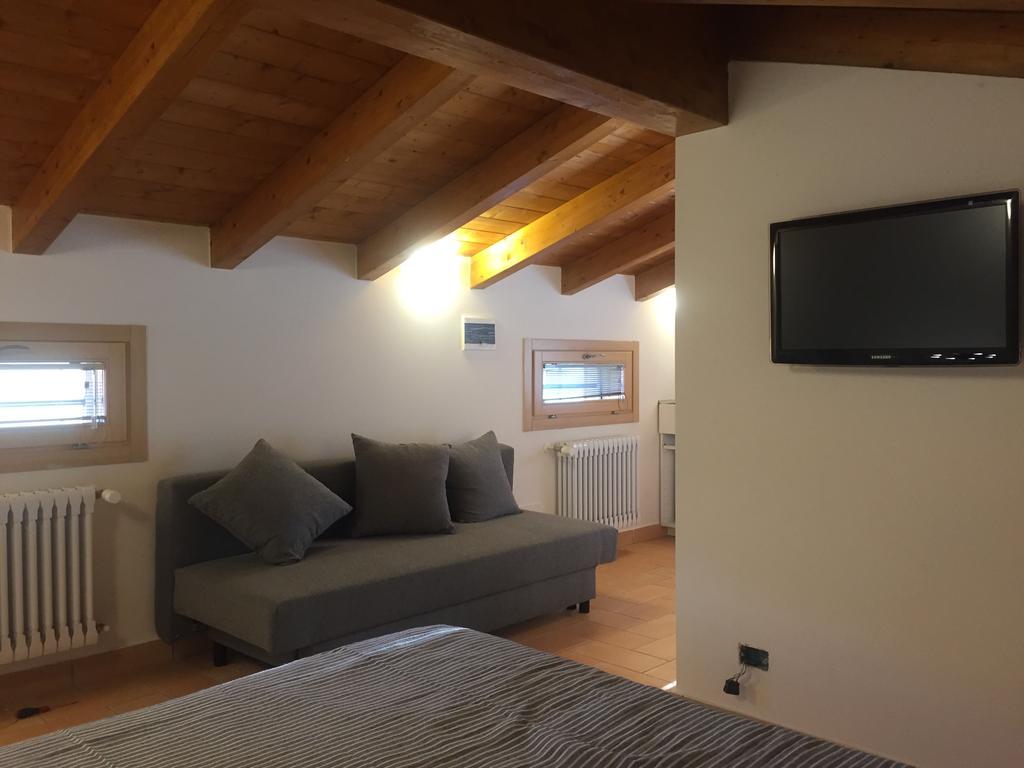 B&B Nido Sui Laghi San Donnino della Nizzola Kültér fotó